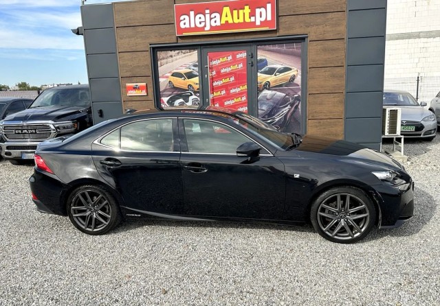 lexus
